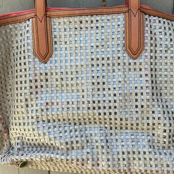 Fossil Summer Bag Perfect for the Beach or Pool - Picture 8 of 12